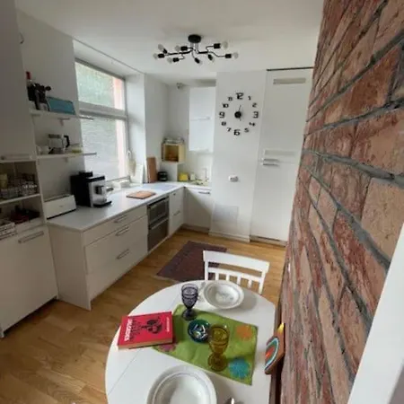 Lovely Kalamaja Apartment, Up To Four 아파트 탈린